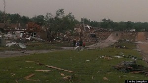 o-MOORE-OKLAHOMA-TORNADO-570